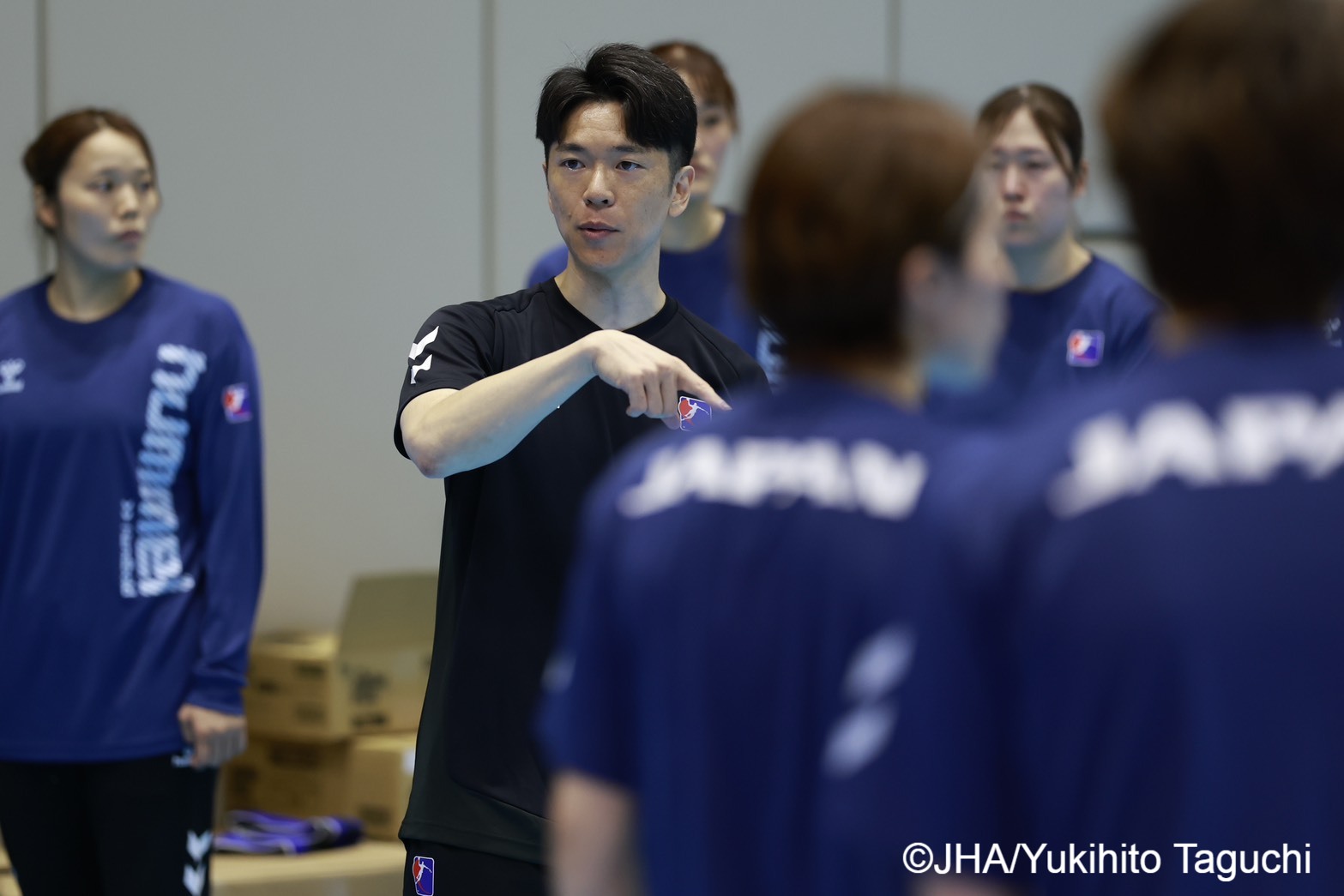 ハンドボール　日韓戦　東江　選手　サイン入り　ポロシャツ　額縁付き ハンドボール 日韓戦 東江 選手 サイン入り ポロシャツ 額縁付き