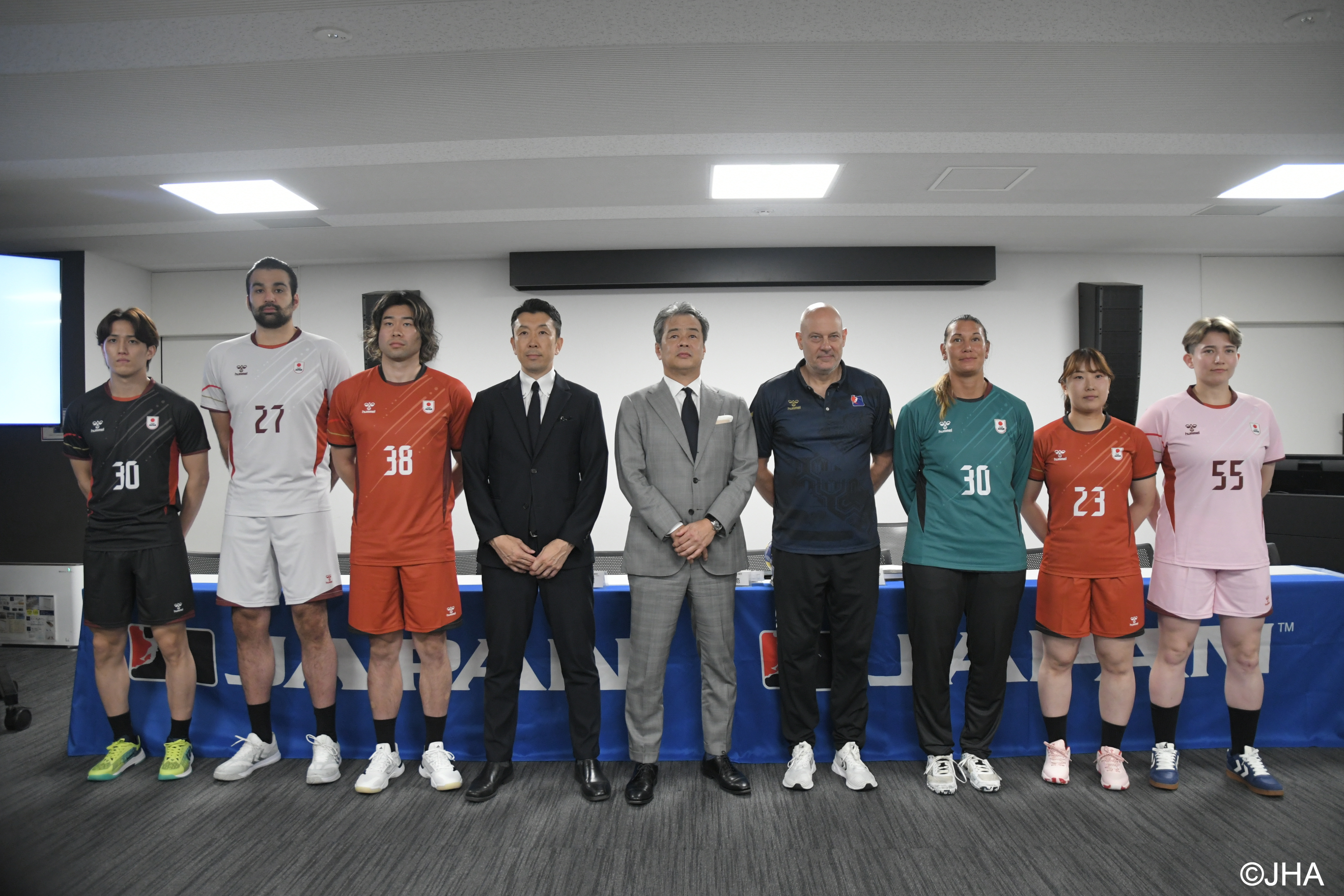 ハンドボール日本代表 ユニバーシアード モデル 上下セットアップ 公益財団法人 日本ハンドボール協会：ニュース：ハンドボール男女日本